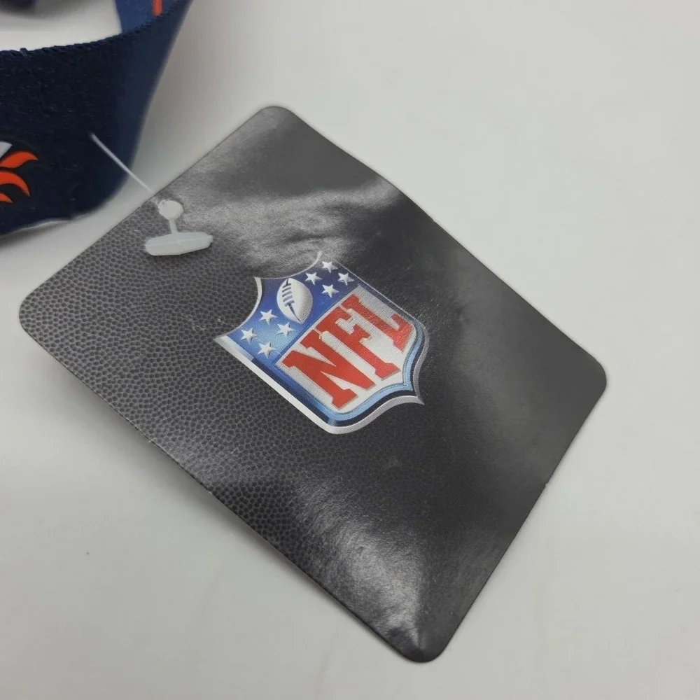 NEW Denver Broncos NFL Lanyard With Detachable Key Chain Ring 22